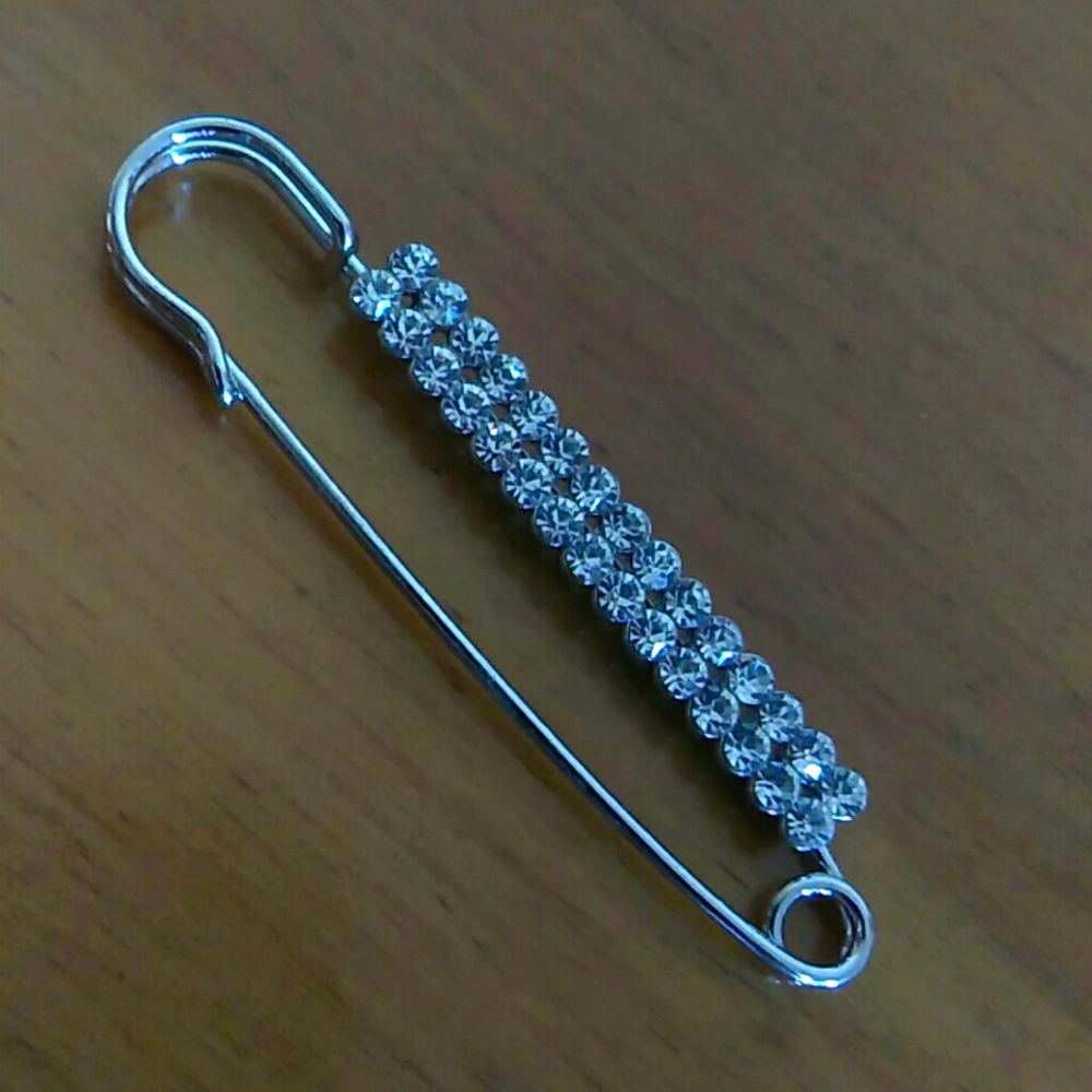Simple Rhinestone Kilt Pin